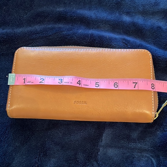 FOSSIL ZIP AROUND WALLET - Picture 8 of 10